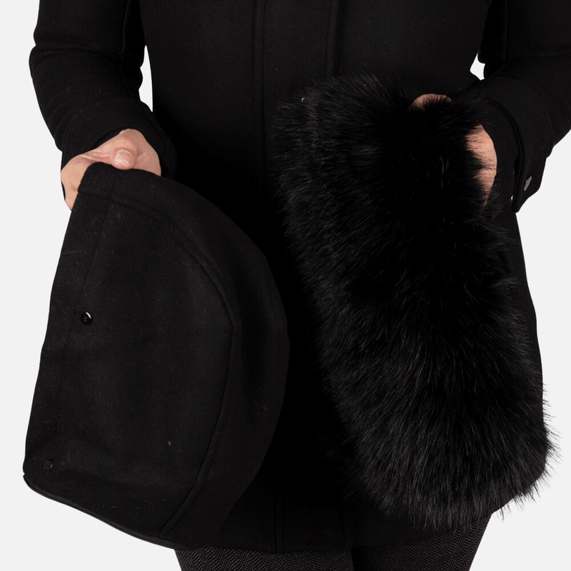 capuz-pelo-preto-alpelo-fecho-casaco-preto-feminino-frio