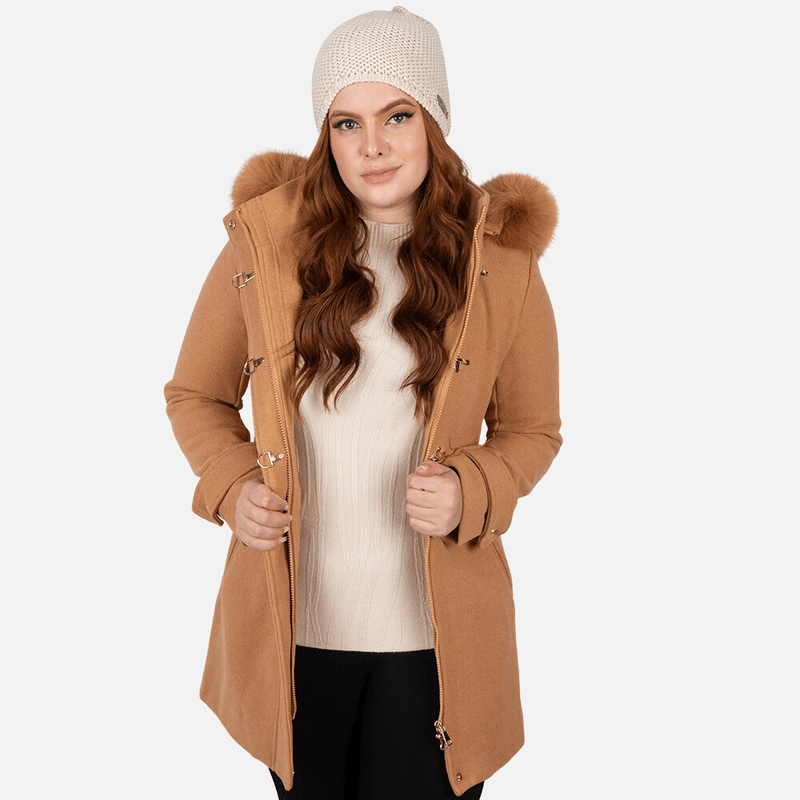 casaco-alpelo-bege-capuz-pelo-fecho-inverno-feminino