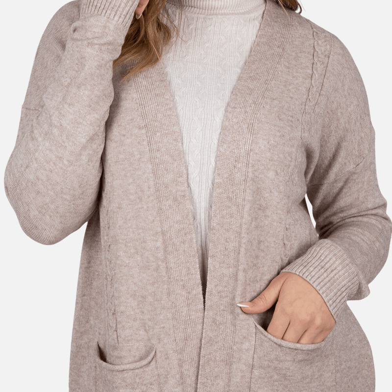 detalhe-cardigan-cora-coralina-trico-bege