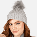 gorro-cinza-pompom-ambcione-inverno-feminino