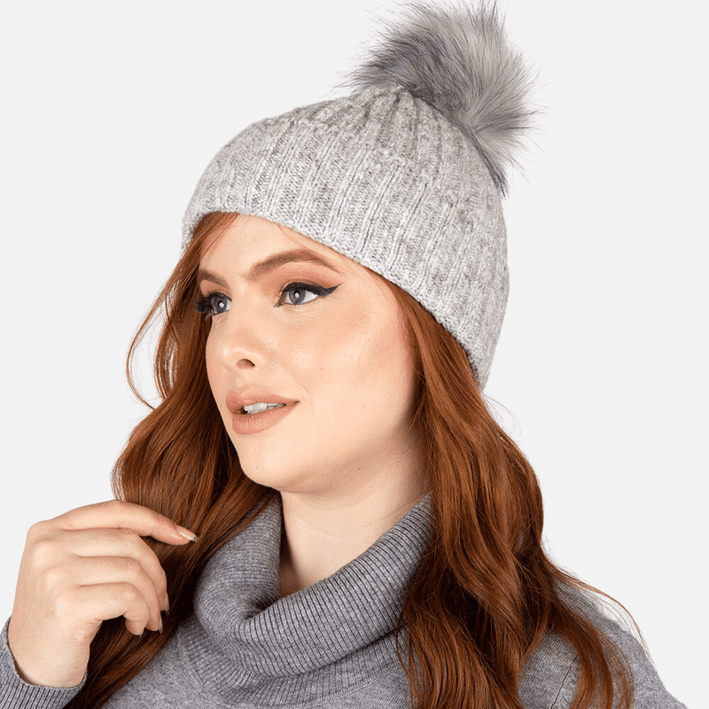 blusa-modal-cinza-gorro-pompom-pelo-ambicione