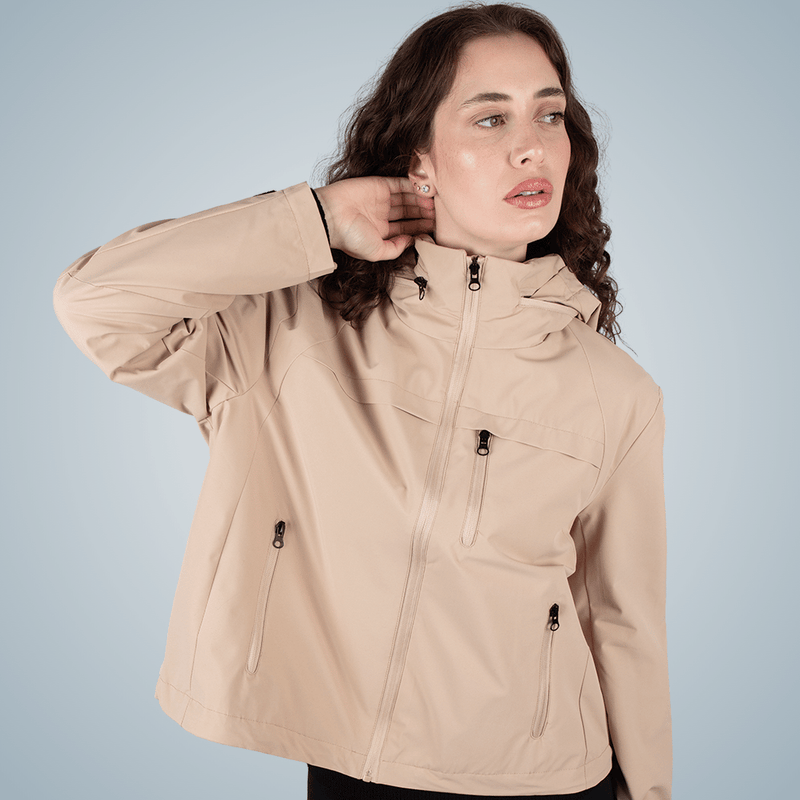 jaqueta-corta-vento-feminina-loulou-bege-bolsos.png