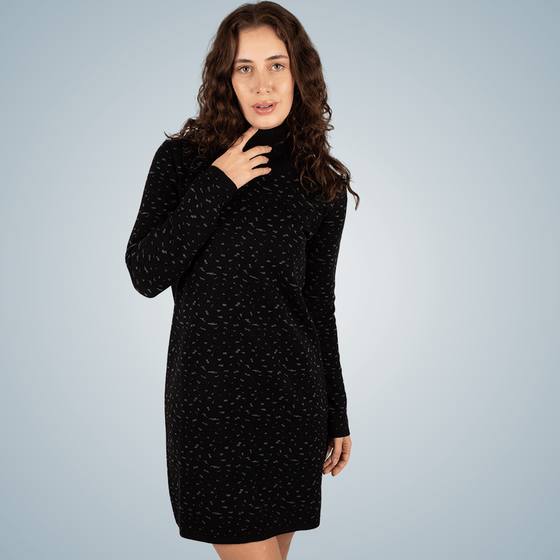 vestido-preto-trico-inverno-print-gola-alta-lazzaru.png