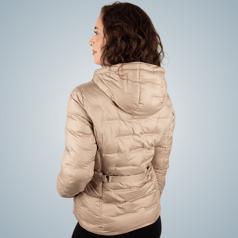 jaquetinha-plumas-inverno-feminina-alpelo-bege-capuz.png