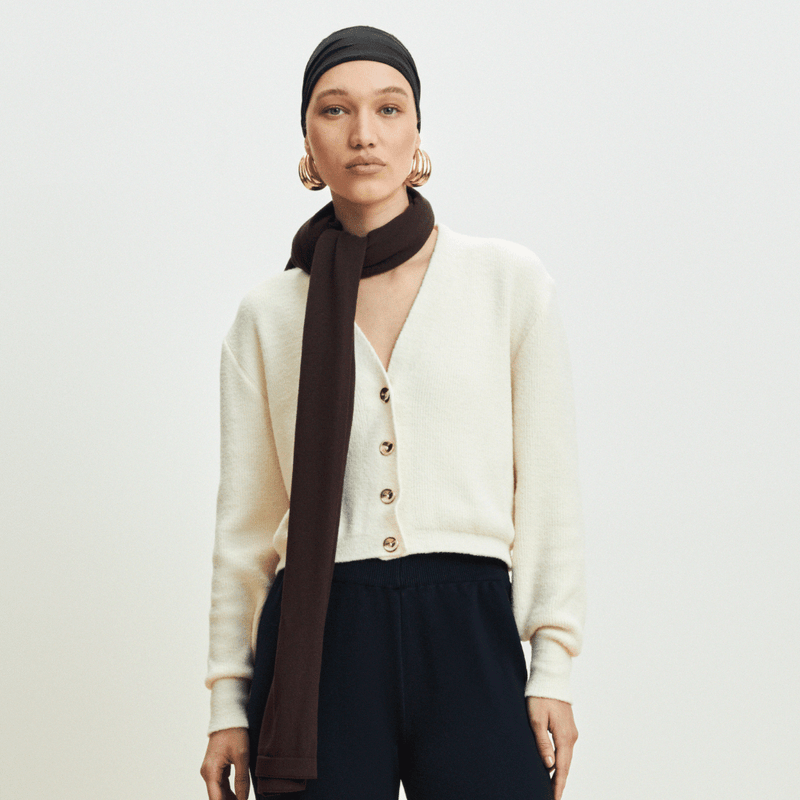 cardigan-old-money-ambicione-marfim-charlotte.png